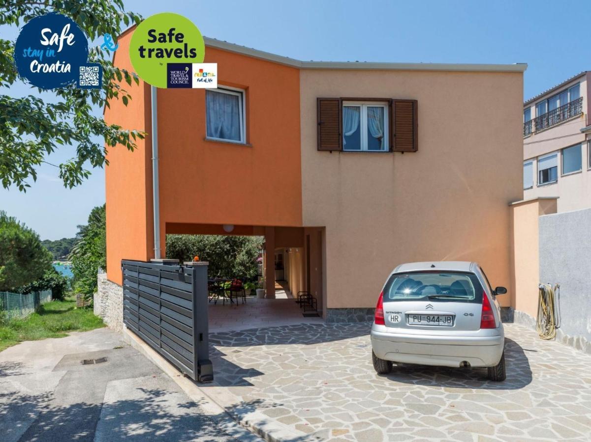 Apartments Petra Near Beach Веруда Экстерьер фото