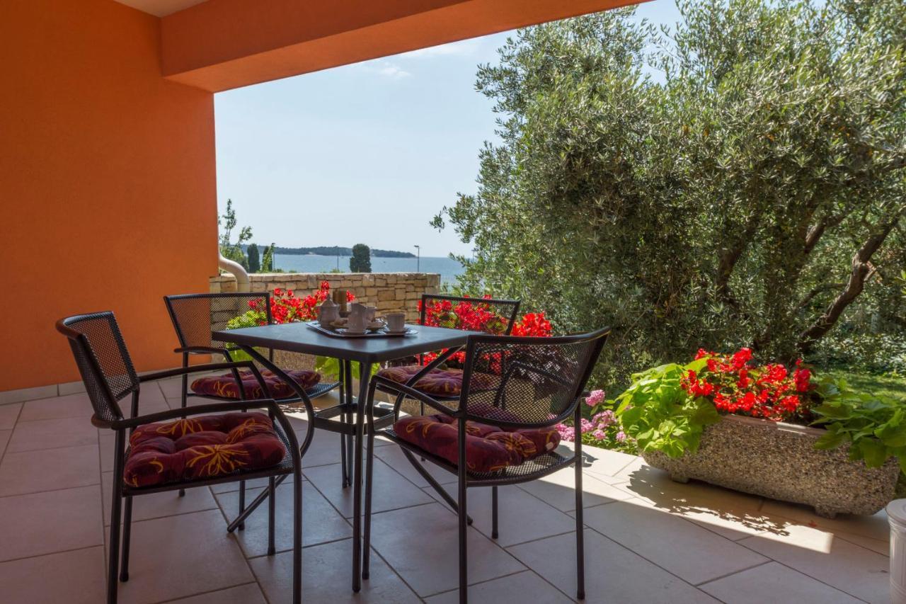 Apartments Petra Near Beach Веруда Экстерьер фото