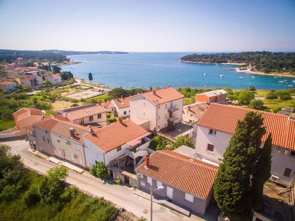 Apartments Petra Near Beach Веруда Экстерьер фото