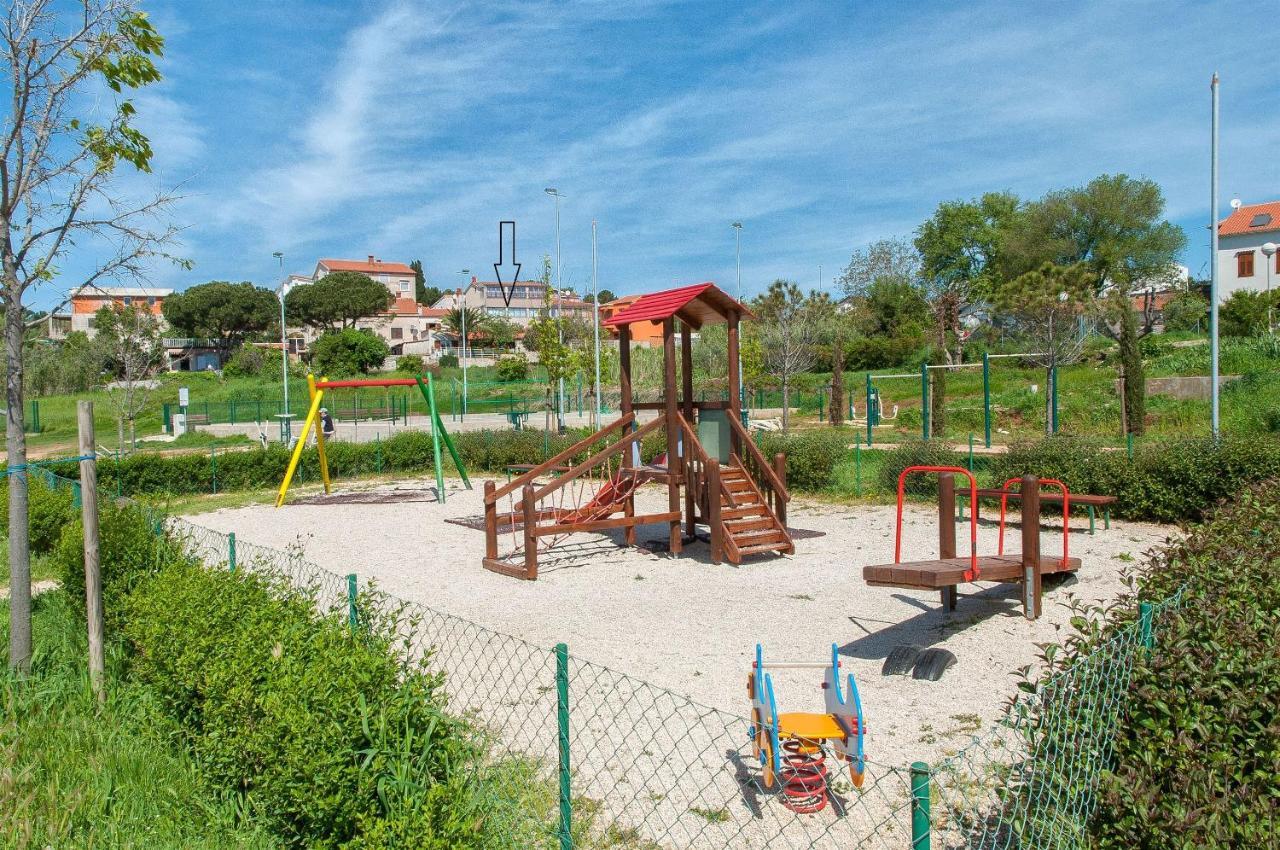 Apartments Petra Near Beach Веруда Экстерьер фото
